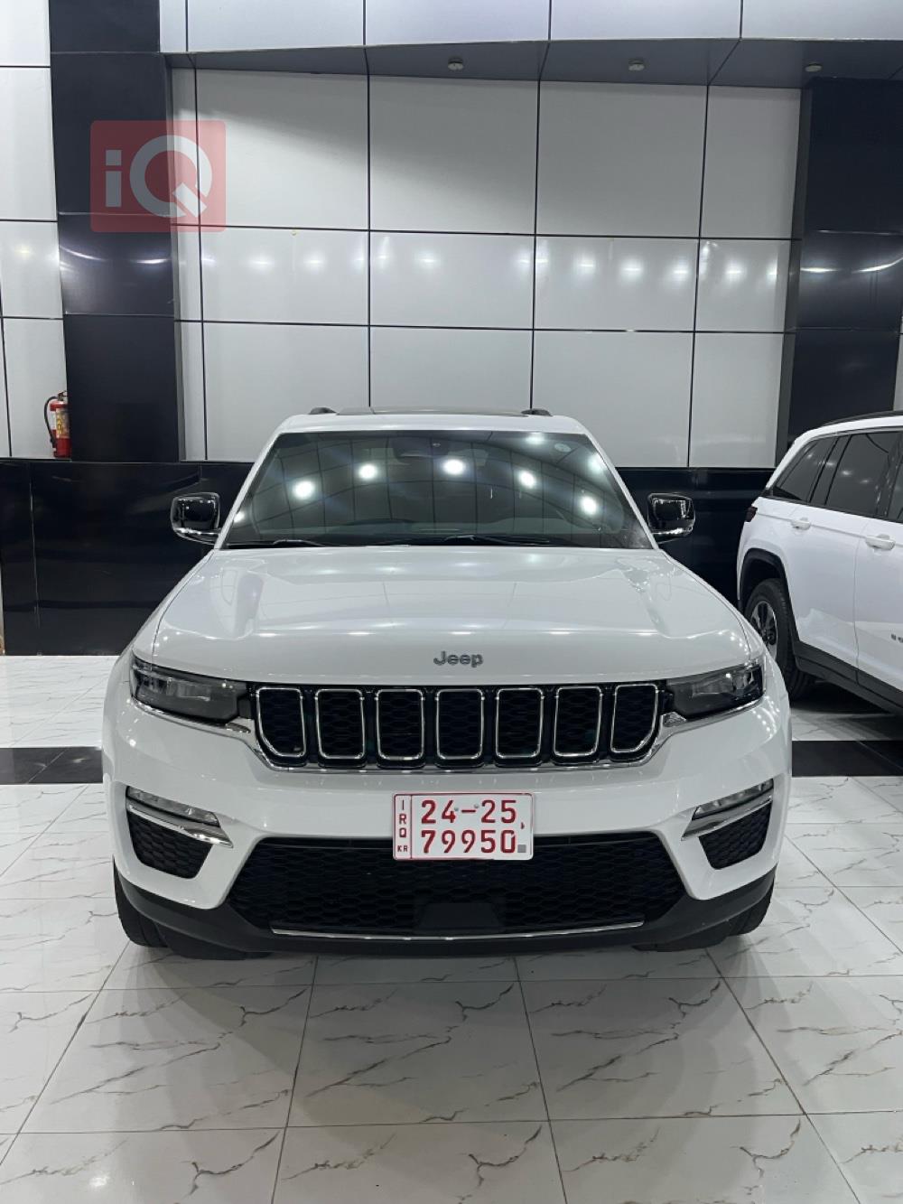 جیپ گراند شیرۆکی